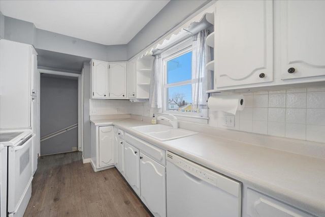 910 K Avenue, Grundy Center, IA 50638