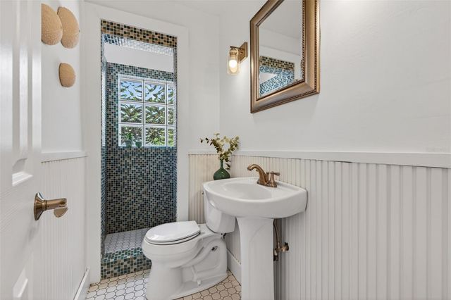 976 NARCISSUS AVENUE, Clearwater Beach, FL 33767