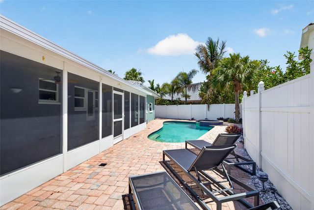 976 NARCISSUS AVENUE, Clearwater Beach, FL 33767