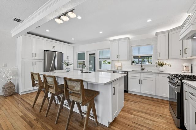 976 NARCISSUS AVENUE, Clearwater Beach, FL 33767