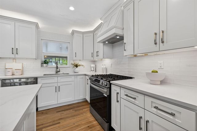 976 NARCISSUS AVENUE, Clearwater Beach, FL 33767