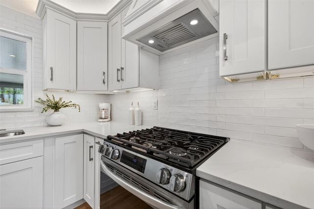 976 NARCISSUS AVENUE, Clearwater Beach, FL 33767