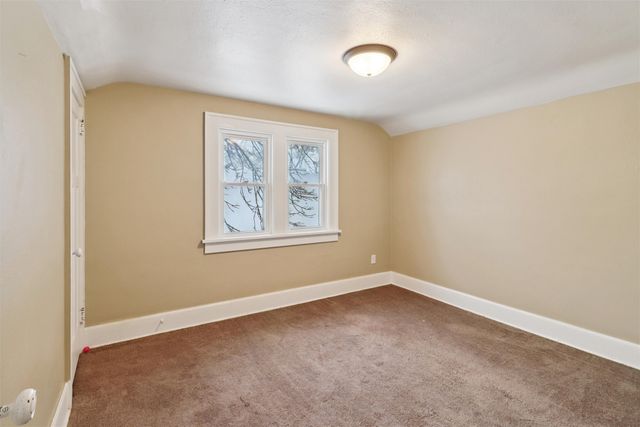 800 E Sheridan Avenue, Des Moines, IA 50316