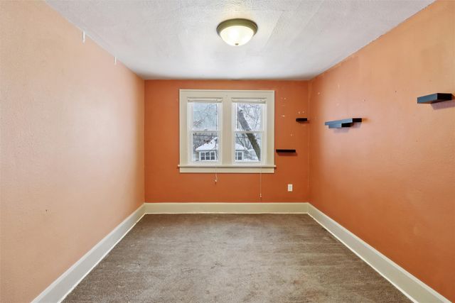 800 E Sheridan Avenue, Des Moines, IA 50316