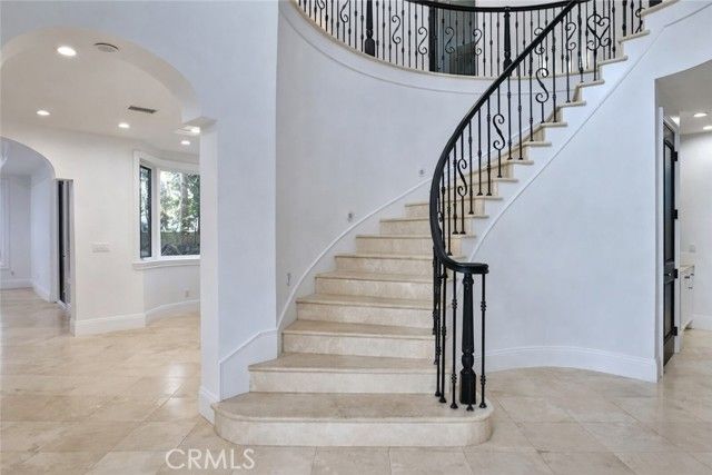 258 Santa Isabel Avenue, Costa Mesa, CA 92627