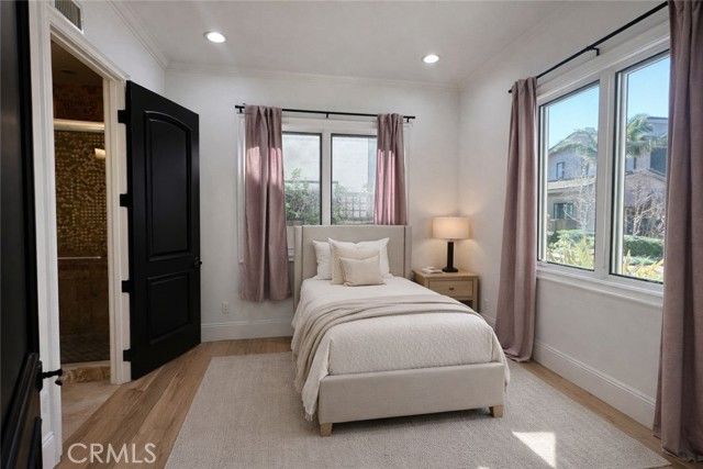 258 Santa Isabel Avenue, Costa Mesa, CA 92627