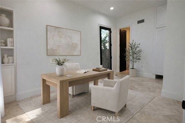 258 Santa Isabel Avenue, Costa Mesa, CA 92627