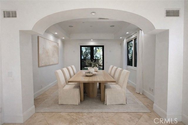 258 Santa Isabel Avenue, Costa Mesa, CA 92627