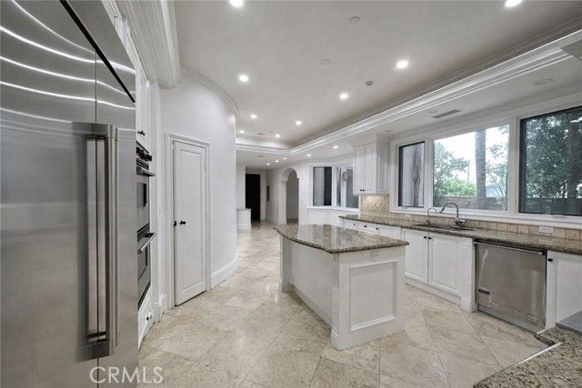 258 Santa Isabel Avenue, Costa Mesa, CA 92627