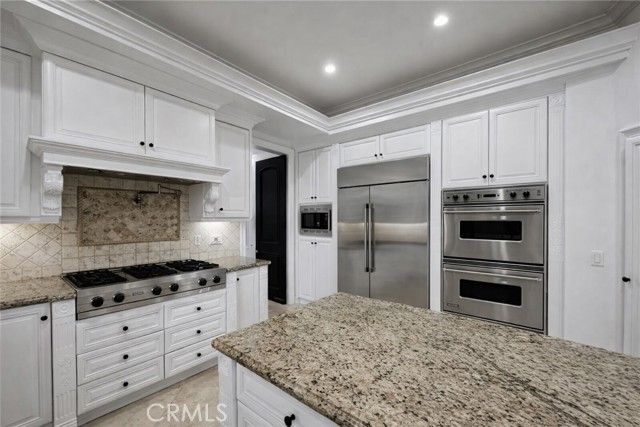 258 Santa Isabel Avenue, Costa Mesa, CA 92627