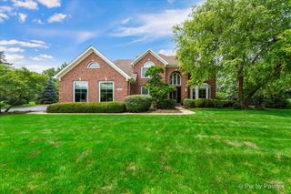 3401 Greenwood Lane, St. Charles, IL 60175