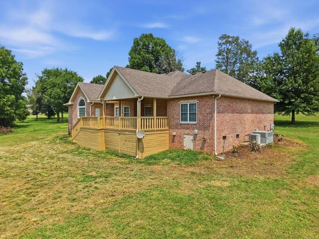 375 Brummitt Rd, Castalian Springs, TN 37031