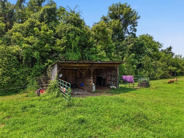 375 Brummitt Rd, Castalian Springs, TN 37031
