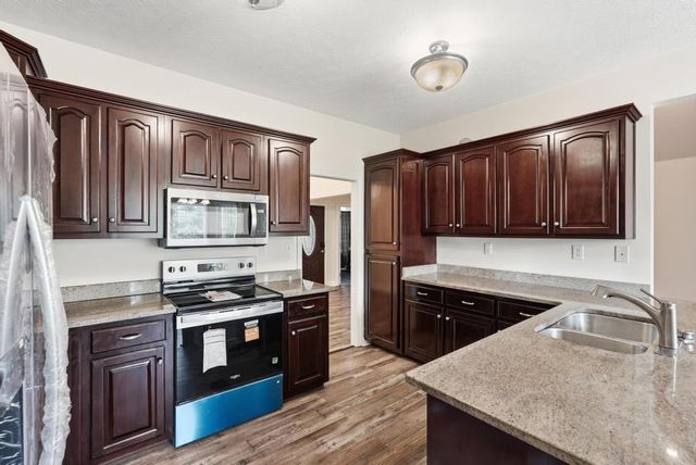 375 Brummitt Rd, Castalian Springs, TN 37031