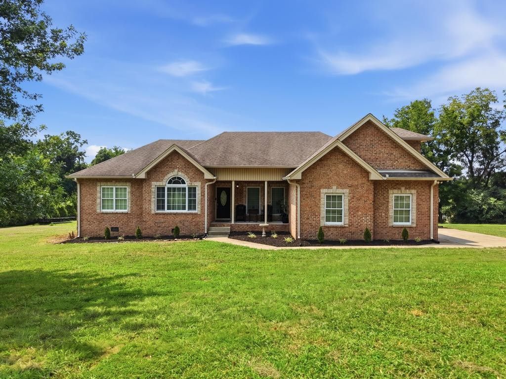 375 Brummitt Rd, Castalian Springs, TN 37031