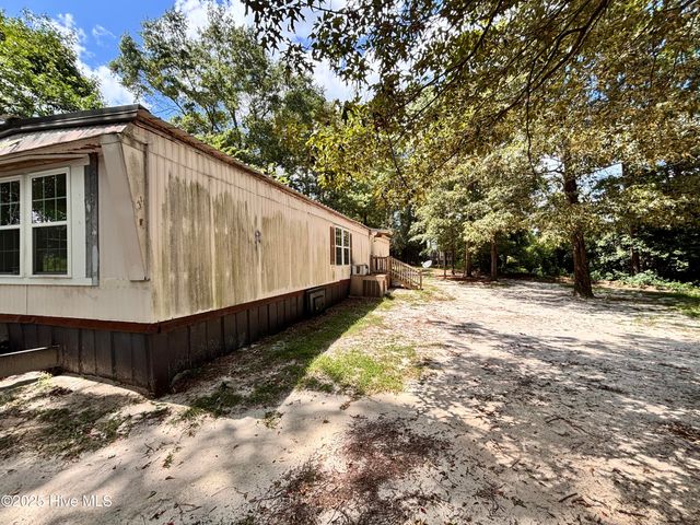 4205 Bass Lake Road, Clinton, NC 28328