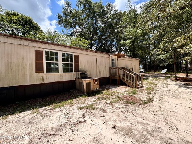 4205 Bass Lake Road, Clinton, NC 28328