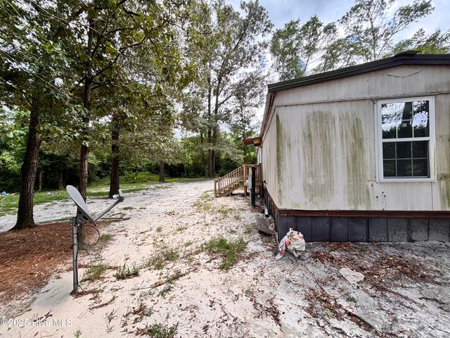 4205 Bass Lake Road, Clinton, NC 28328