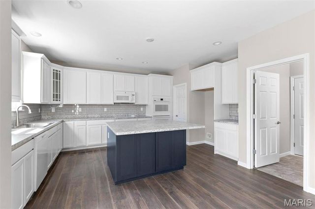2 Hermitage II at Hawk Ridge, Lake St Louis, MO 63367