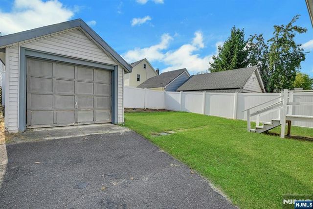 218 Elder Avenue, Bergenfield, NJ 07621