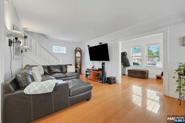 218 Elder Avenue, Bergenfield, NJ 07621