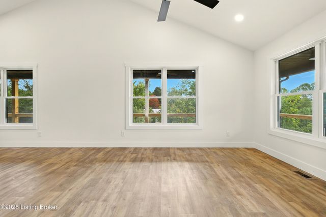 374 Nolin Estates Rd, Clarkson, KY 42726