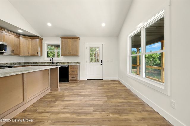 374 Nolin Estates Rd, Clarkson, KY 42726