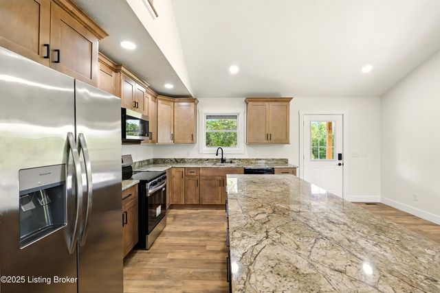 374 Nolin Estates Rd, Clarkson, KY 42726