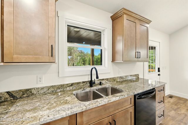 374 Nolin Estates Rd, Clarkson, KY 42726