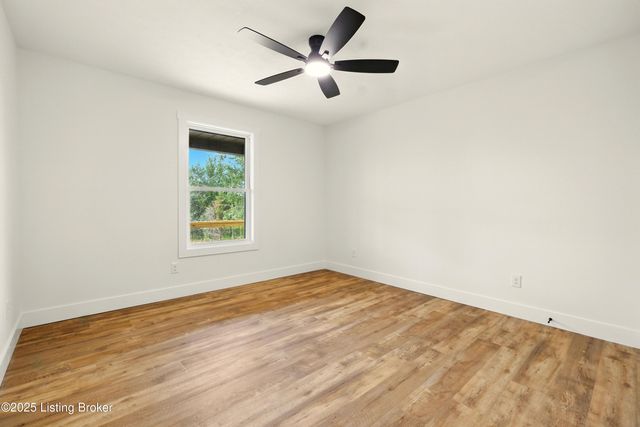 374 Nolin Estates Rd, Clarkson, KY 42726