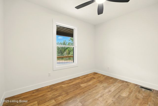 374 Nolin Estates Rd, Clarkson, KY 42726