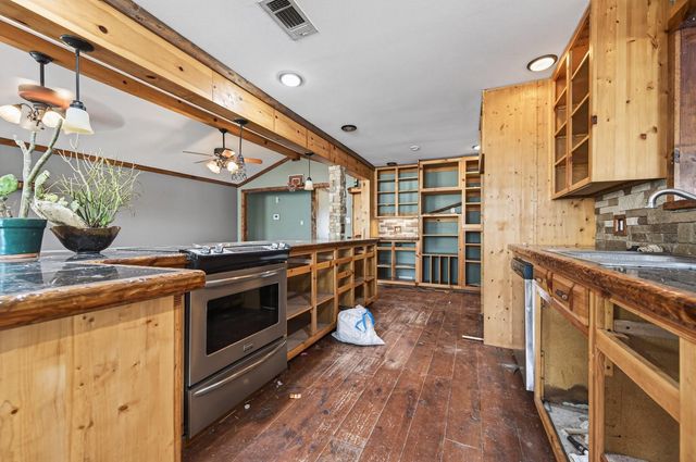 12163 Oak Leaf Road, Conroe, TX 77303