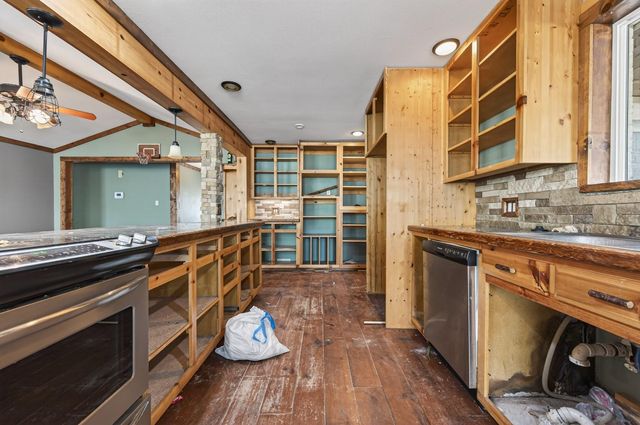 12163 Oak Leaf Road, Conroe, TX 77303