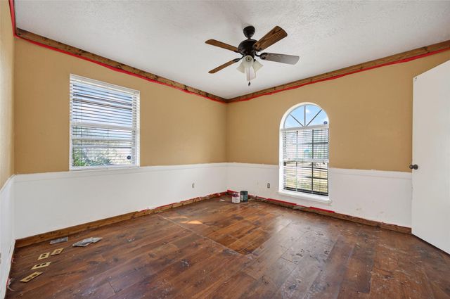 12163 Oak Leaf Road, Conroe, TX 77303