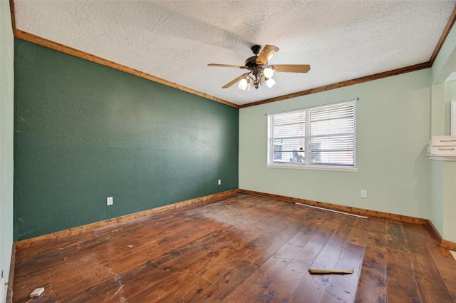 12163 Oak Leaf Road, Conroe, TX 77303