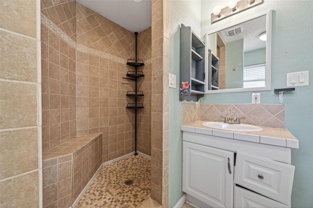 12163 Oak Leaf Road, Conroe, TX 77303