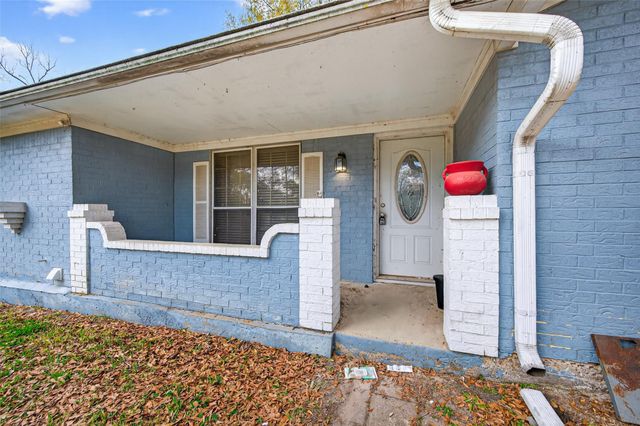 12163 Oak Leaf Road, Conroe, TX 77303