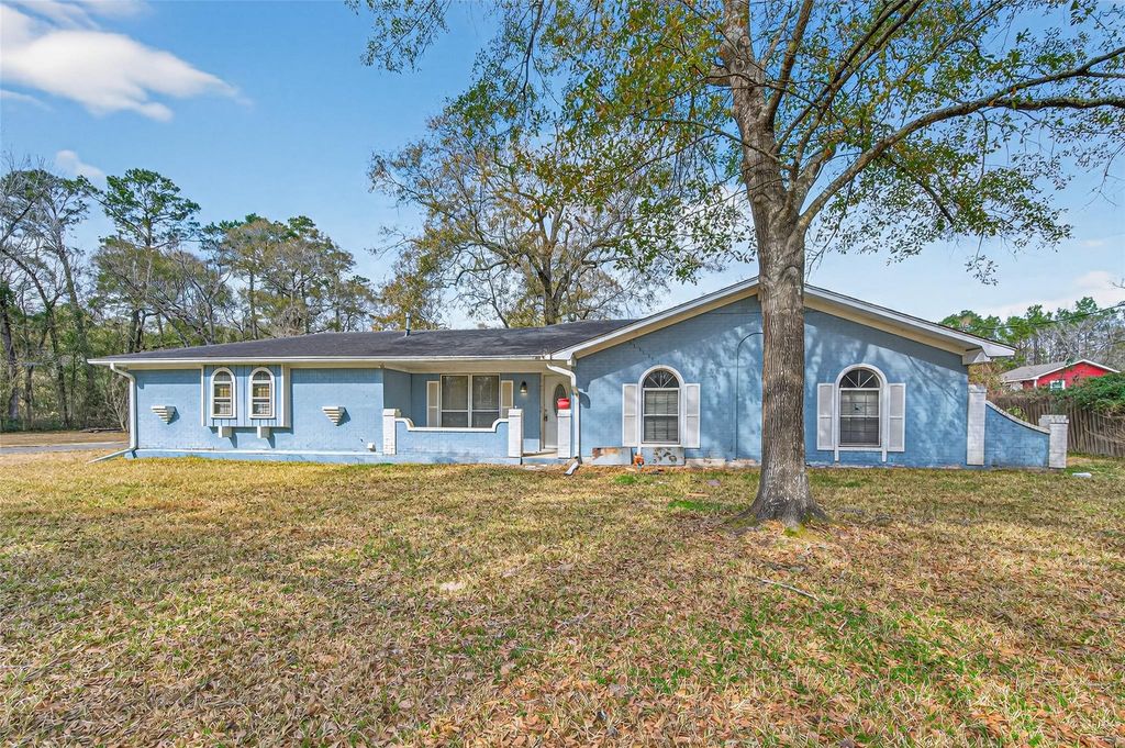 12163 Oak Leaf Road, Conroe, TX 77303