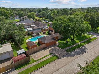 1017 Tipperary Avenue, Friendswood, TX 77546