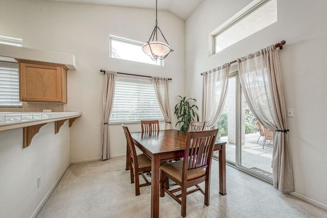 6671 E Simpson Avenue, Fresno, CA 93727