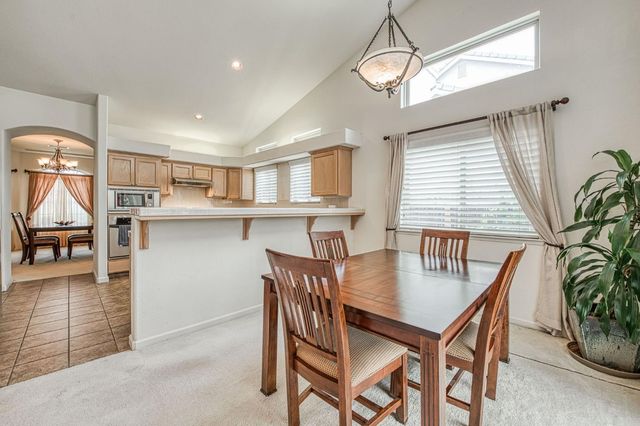 6671 E Simpson Avenue, Fresno, CA 93727