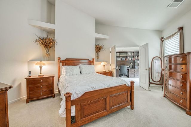 6671 E Simpson Avenue, Fresno, CA 93727