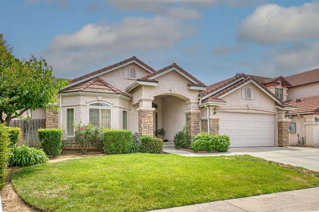 6671 E Simpson Avenue, Fresno, CA 93727