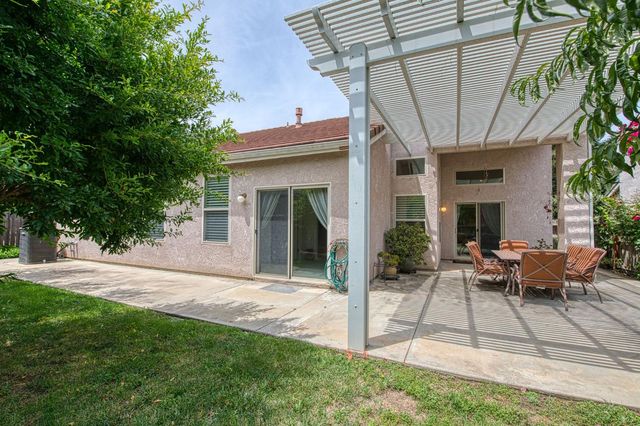 6671 E Simpson Avenue, Fresno, CA 93727