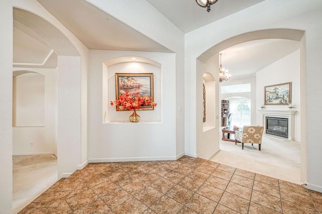 6671 E Simpson Avenue, Fresno, CA 93727