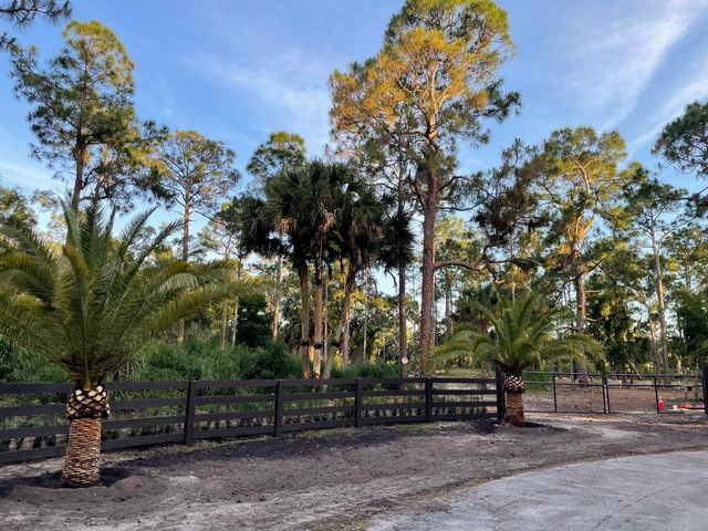 1030 Stallion Drive W, The Acreage, FL 33470