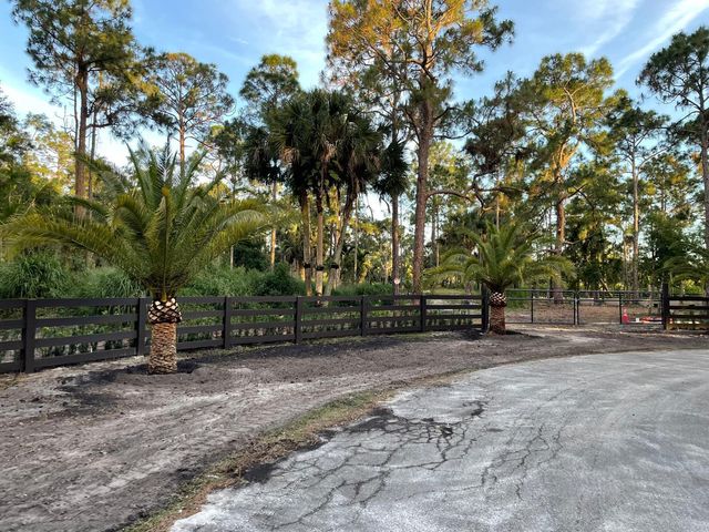 1030 Stallion Drive W, The Acreage, FL 33470