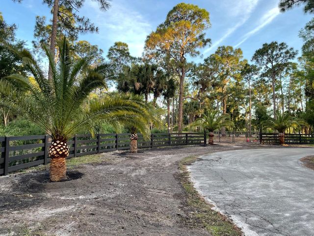 1030 Stallion Drive W, The Acreage, FL 33470