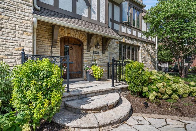 2730 E Menlo BOULEVARD, Shorewood, WI 53211