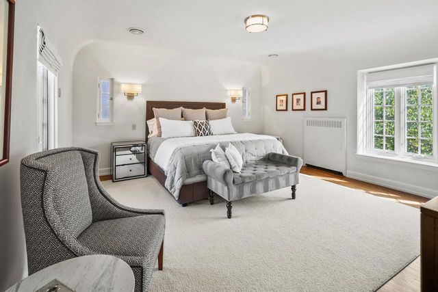 2730 E Menlo BOULEVARD, Shorewood, WI 53211